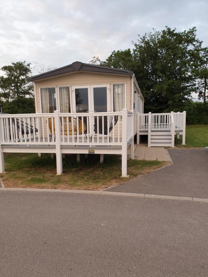 Tattershall Lakes Family Holiday Hotel Exterior photo